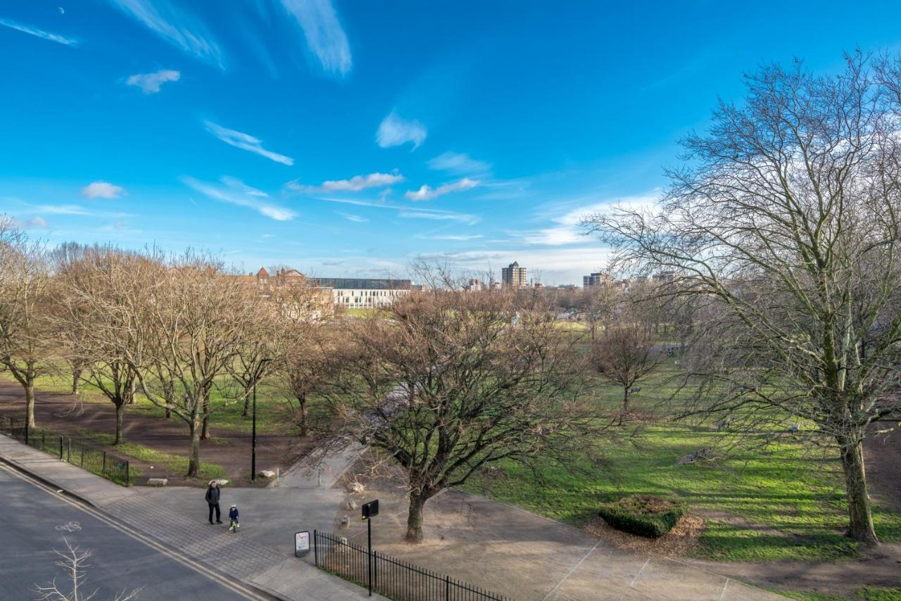 2 Bedroom Apartment With Park Views Shoreditch Londres Exterior foto